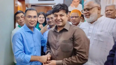 প্রধানমন্ত্রীর সফরসঙ্গী আমজনতার তারেক রহমান প্রধানমন্ত্রীর সফরসঙ্গী আমজনতার তারেক রহমান