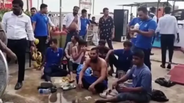 কক্সবাজারে হোটেলের আগুন নিয়ন্ত্রণে, রক্ষা পেলেন ৩০০ পর্যটক