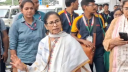 দিল্লির ককরোচ আন্দোলনে যোগ দেবেন মমতা!