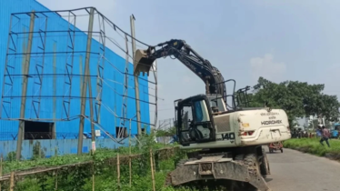 ৩০০ ফিটে উচ্ছেদ অভিযান, সরানো হলো বিলবোর্ড