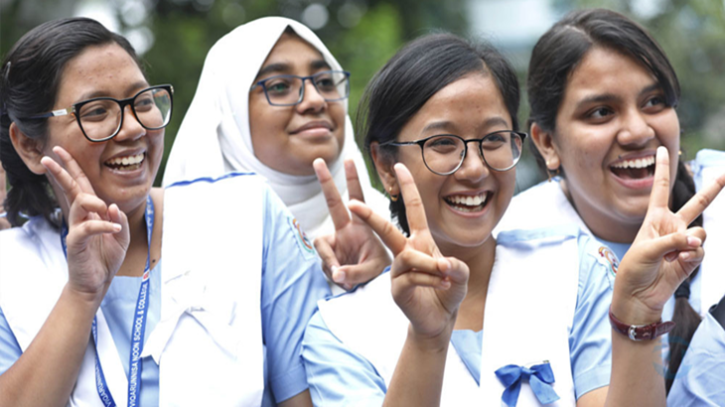 এইচএসসির ফল প্রকাশ, পাসের হার ৫২.১২ শতাংশ