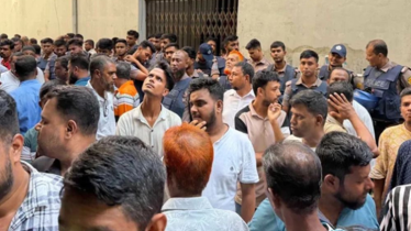 জাসদ কার্যালয়ে বিপুলসংখ্যক আ.লীগ নেতাকর্মী আটক জাসদ কার্যালয়ে বিপুলসংখ্যক আ.লীগ নেতাকর্মী আটক
