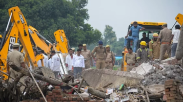 ভারতে ভয়াবহ বিস্ফোরণে নিহত ১১; রেল চলাচল বন্ধ ভারতে ভয়াবহ বিস্ফোরণে নিহত ১১; রেল চলাচল বন্ধ