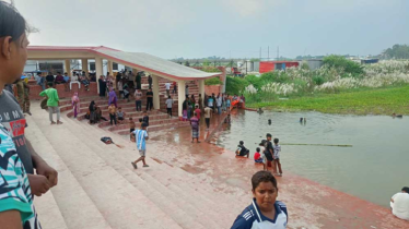 জবির পুকুরে ডুবে মামি-ভাগ্নির মৃত্যু